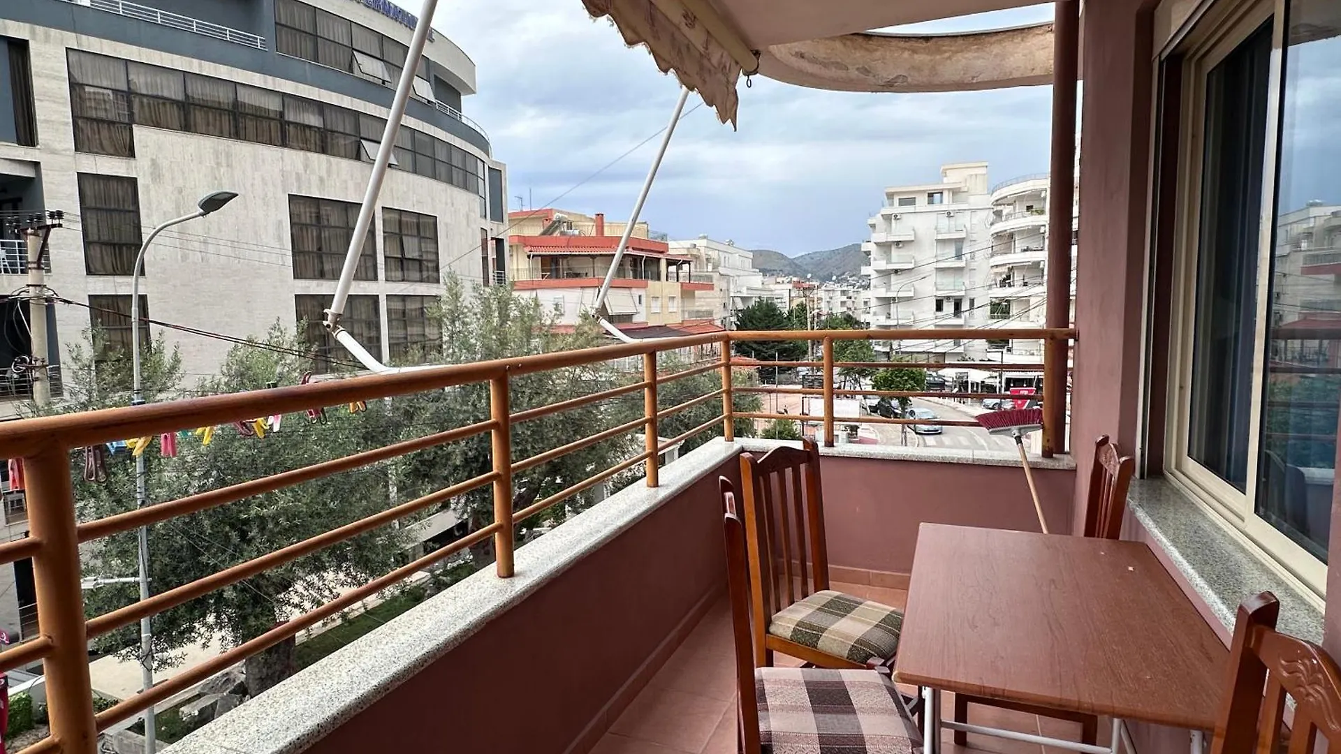 Vespa Apartment סרנדה אלבניה